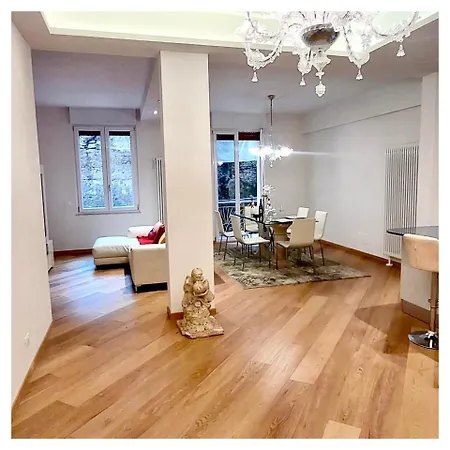 Luxury Castelletto Appartament * Genova