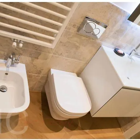 Apartment Luxury Castelletto Appartament Genoa
