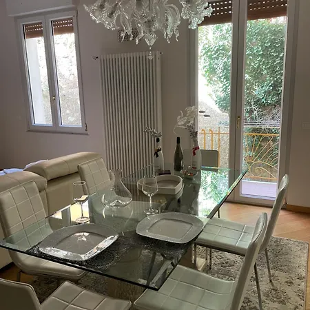 Apartment Luxury Castelletto Appartament Genoa