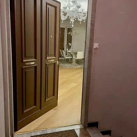Luxury Castelletto Appartament * Gênes